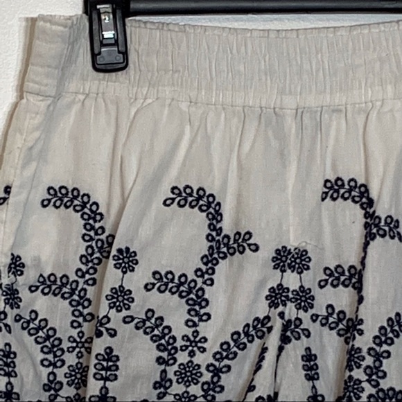 EUC J. Crew White and Navy Eyelet‎ Lace Shorts - Picture 3 of 5